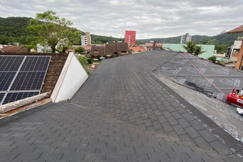 Telha Shingle em Pomerode: A Cobertura Ideal para a Arquitetura Alemã e Projetos de Alto Padrão