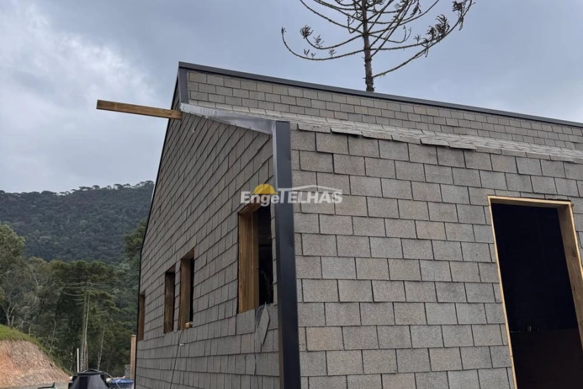 Telhas Shingle em Criciúma – Design Americano com Alta Durabilidade