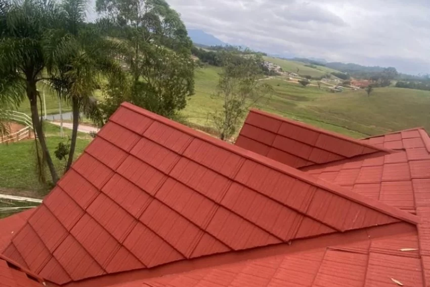 Do que são feitas as telhas gravilhadas?